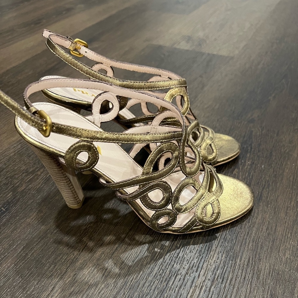 Auth Prada Metallic Gold Cutout Slingback Stacked Heels sz 8 orig &950